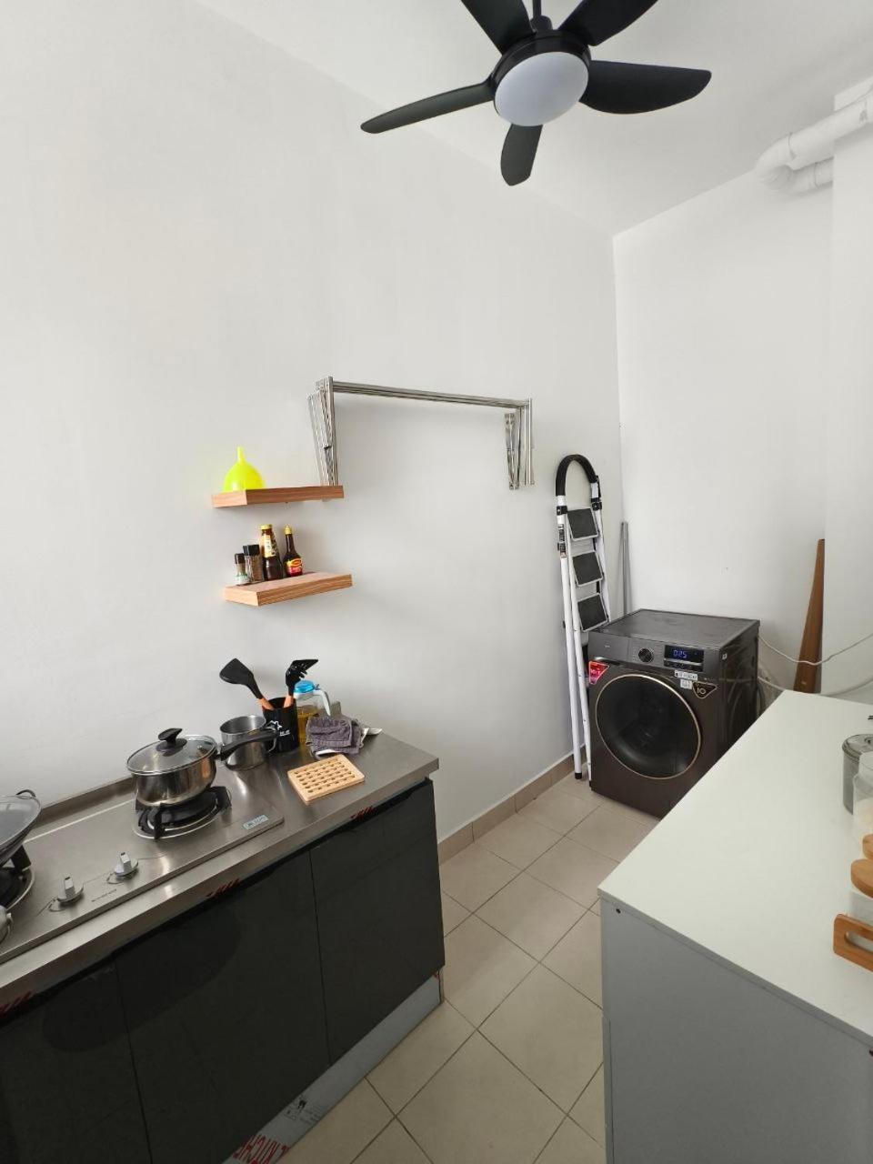 The Moon Homestay At Путраджая Екстериор снимка