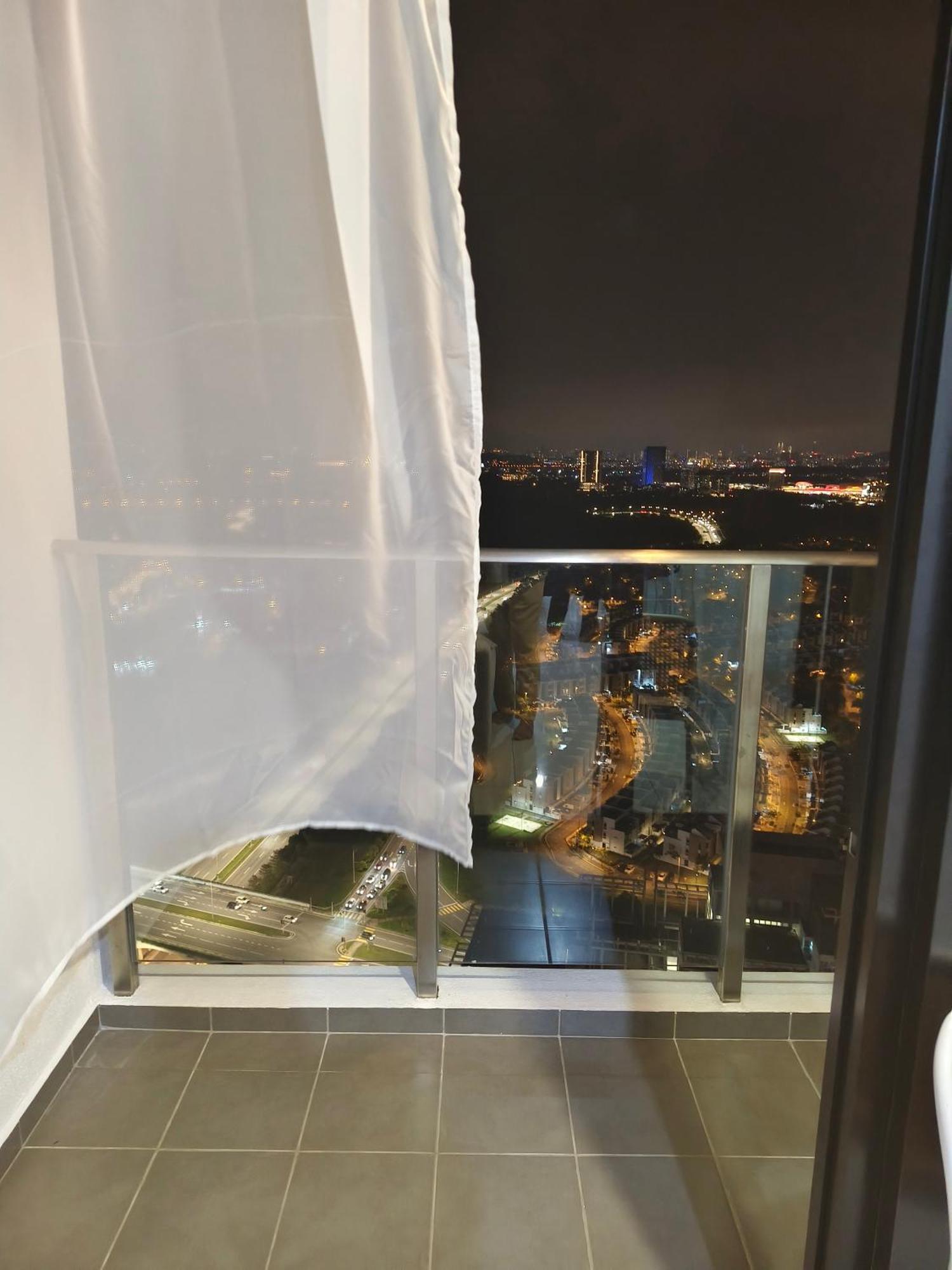 The Moon Homestay At Путраджая Екстериор снимка